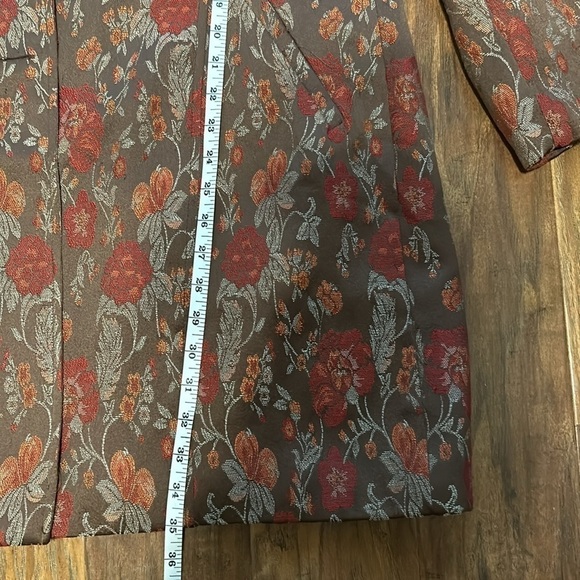 Coldwater Creek Red and Tan Trench Coat with Vintage Floral Design - Picture 5 of 6